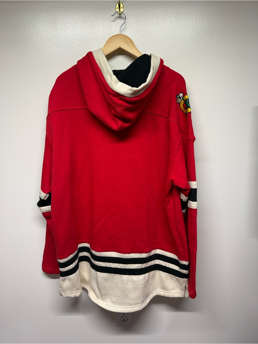 Men's chicago blackhawks Red Lace-Up Hockey Hoodie with Embroidered Native Logo - Picture 3 of 3